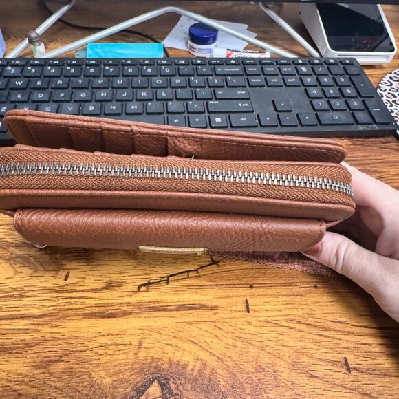 Women's Wrangler Wristlet - Picture 2 of 4